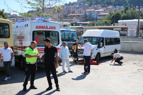 Önünde oturduğu dolmuşun çarpmasıyla öldü, şoför 'Fark etmedim' dedi