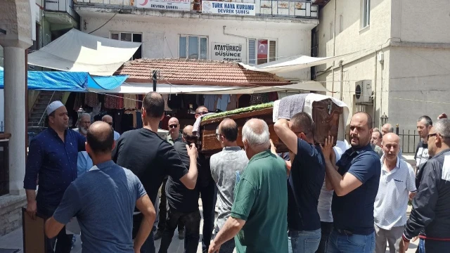 Belediye personeli Esen’e hüzünlü veda
