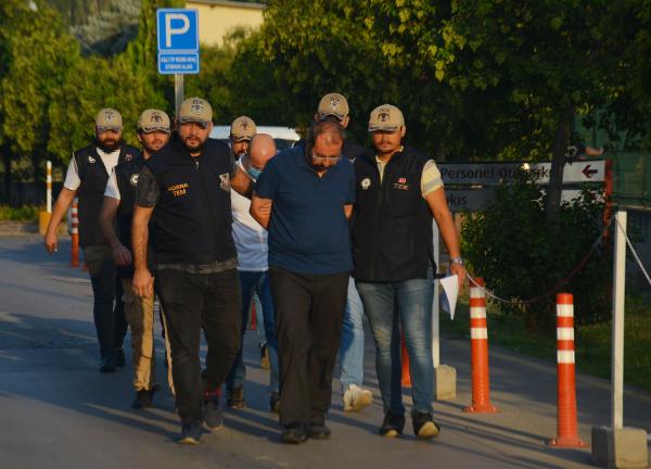 Adana FETÖ operasyonu: 10 gözaltı