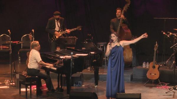 Pink Martini İstanbul'da konser verdi