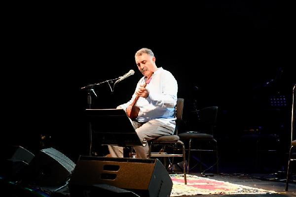 Erdal Erzincan, Beşiktaş Festivali'nde sahne aldı