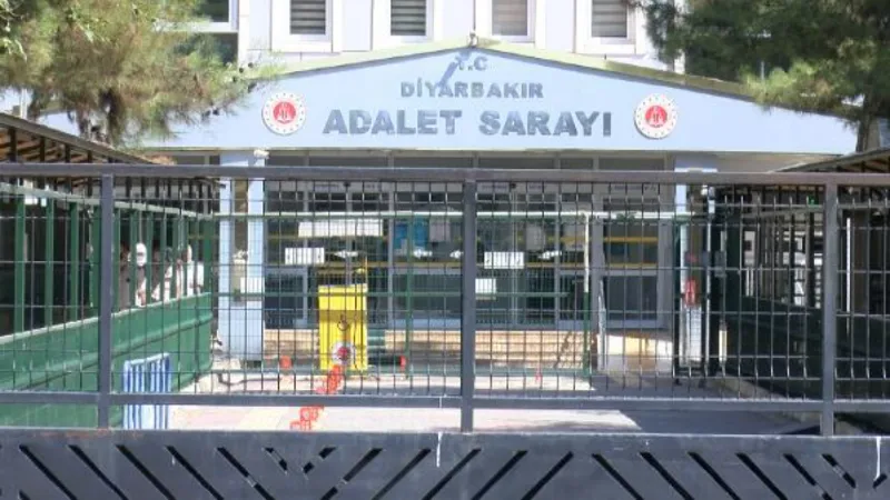 Diyarbakır'da hacizli araçların şerhini rüşvet alarak kaldıran icra memuru tutuklandı