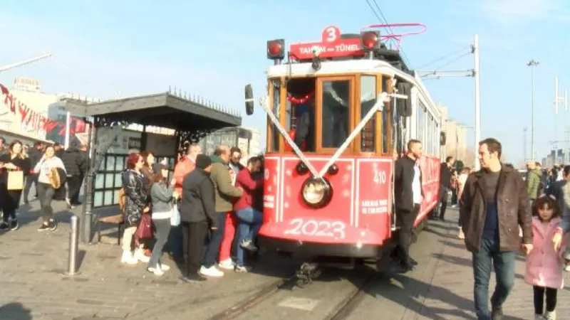 Taksim'de yılbaşı hazırlıkları