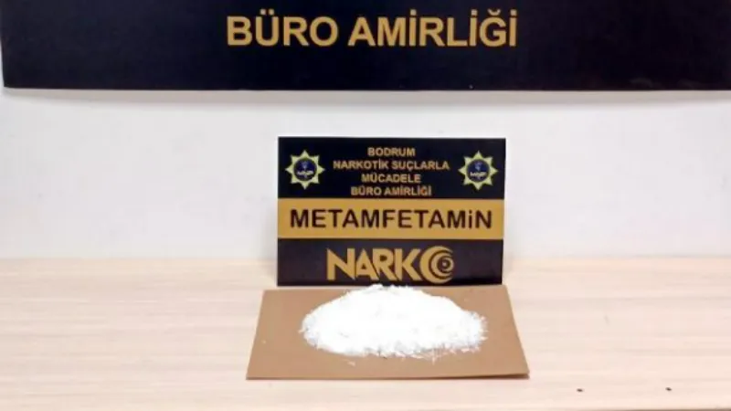 Aracında 300 gram metamfetaminle yakalandı