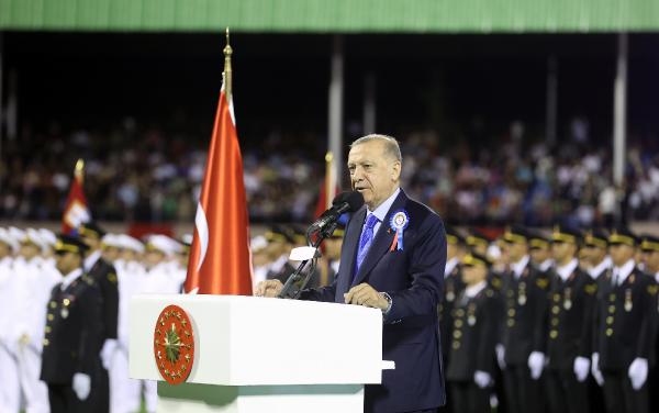 Cumhurbaşkanı Erdoğan: Yabancı basına Türkiye'yi şikayet edenlere acıyoruz