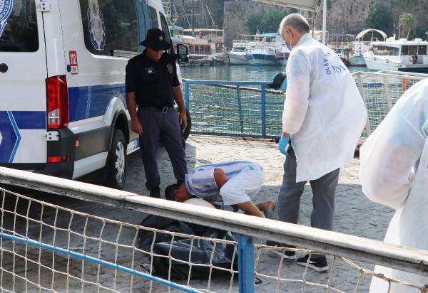 Serinlemek için girdiği denizde boğuldu