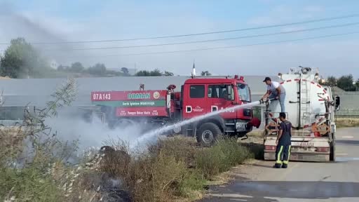 Çalılık alanda çıkan yangın büyümeden söndürüldü