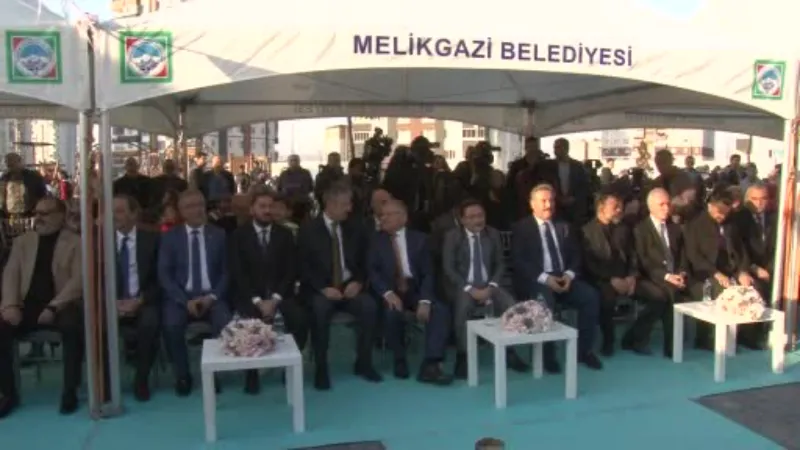 Melikgazi Belediyesi bir mahalleye daha Akıl Küpü Kütüphanesi kazandırdı