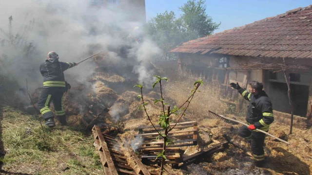 150 saman balyası küle döndü