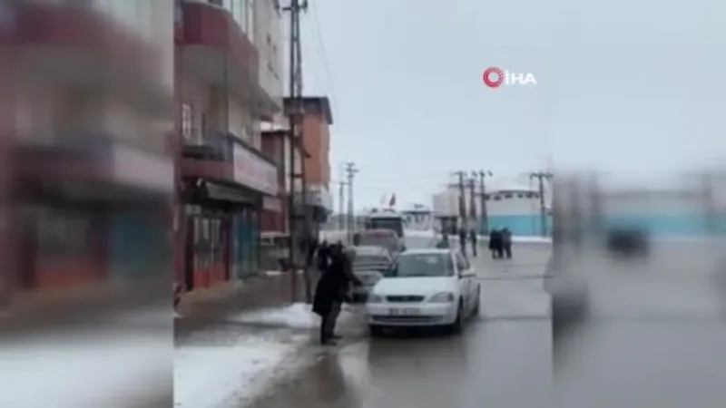 Depremin yeni görüntüleri  ortaya çıktı... Binaların çatlaması çökmesi kamerada