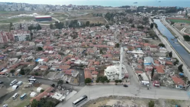 İskenderun’daki Meydan Mahallesi depremden etkilenenleri ağırlıyor