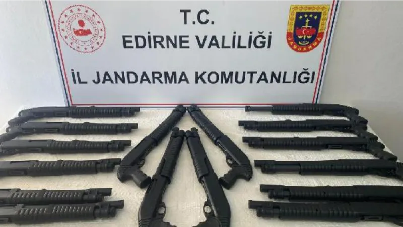 Edirne’de kargo şubesinde 16 pompalı tüfek ele geçirildi