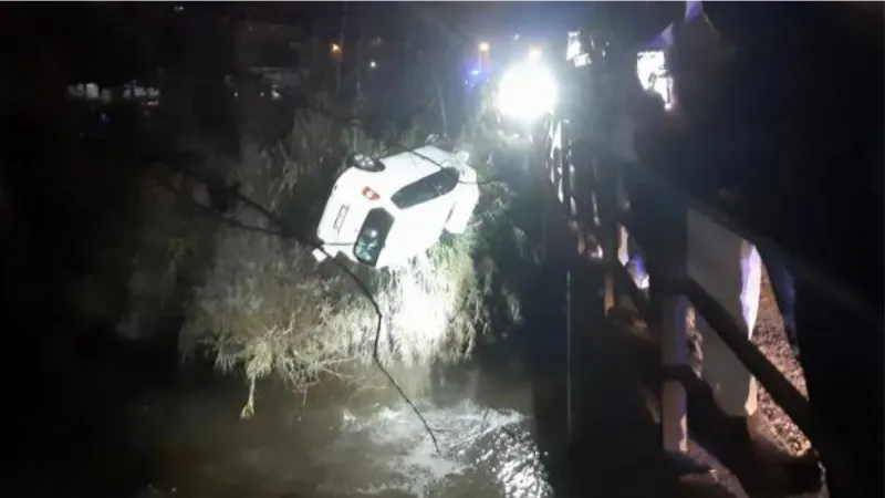 Antalya'da hafif ticari araç, dereye uçtu; 1 ölü