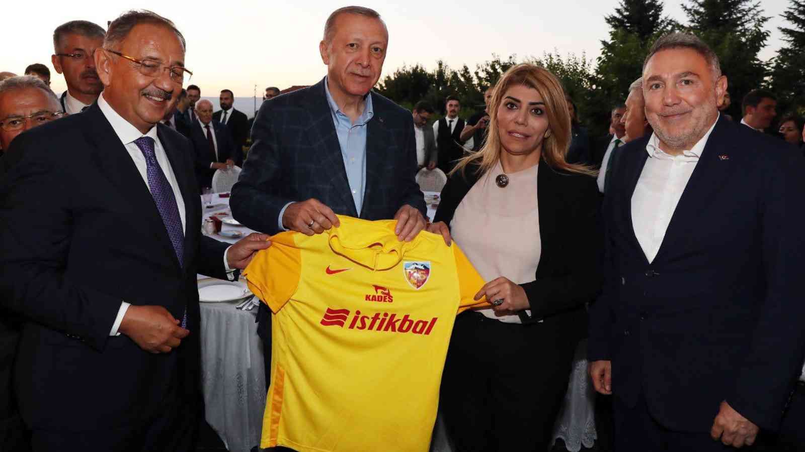 Cumhurbaşkanı’na Kayserispor forması