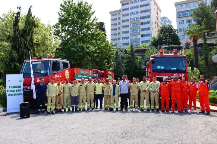 Kumluca yangın ekibine Karadeniz desteği