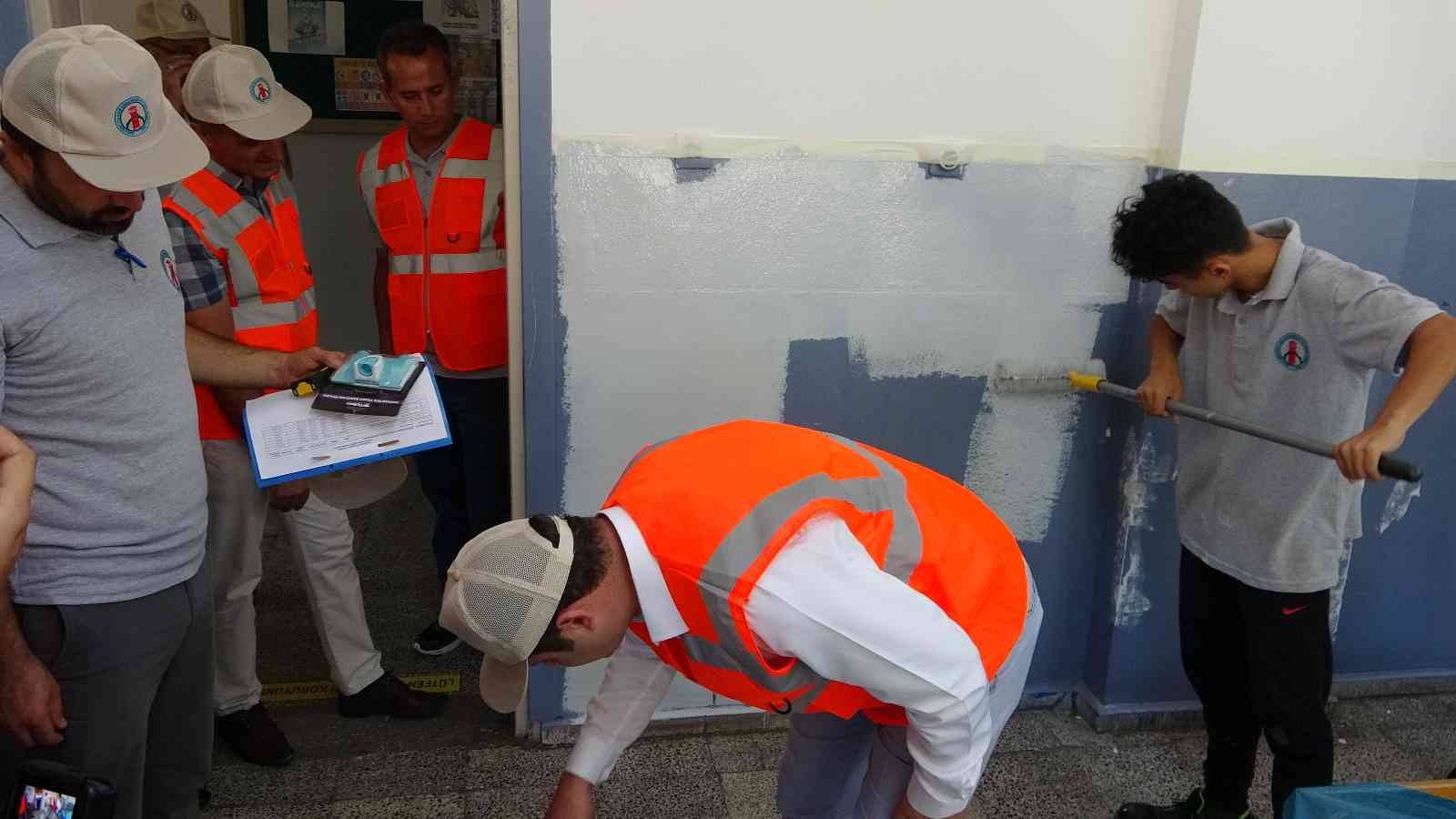 Muğla’daki okulların güçlendirme çalışmasını Meslek lisesi öğrencileri yapıyor