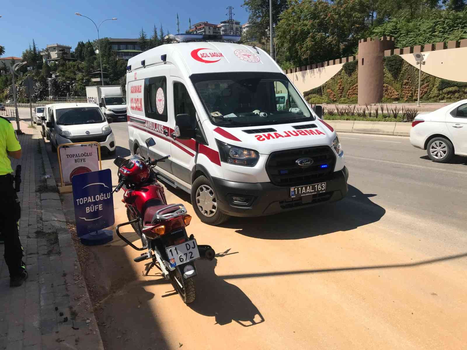 Motosiklete çarparak sürücüsünü yaraladı, olay yerinden kaçtı