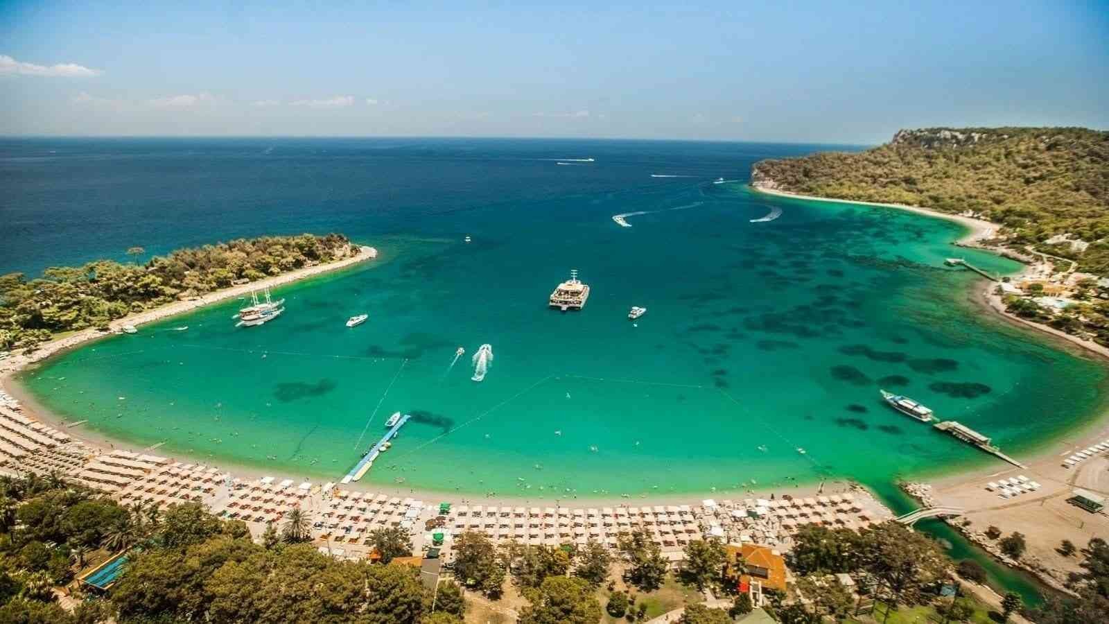 Kemer, turizmde hareketli günler yaşıyor