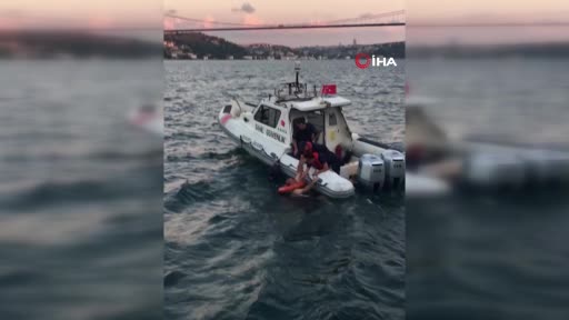 İstanbul Boğazı’nda ölüm kalım mücadelesi kamerada