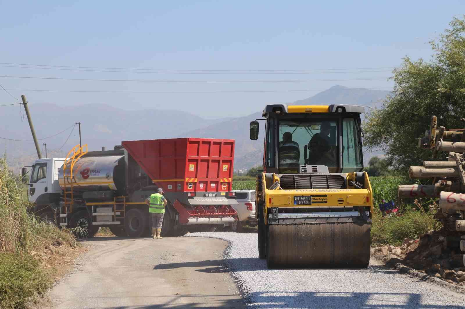 Yeni asfaltlama aracı ile Efeler’de ulaşım rahatlıyor