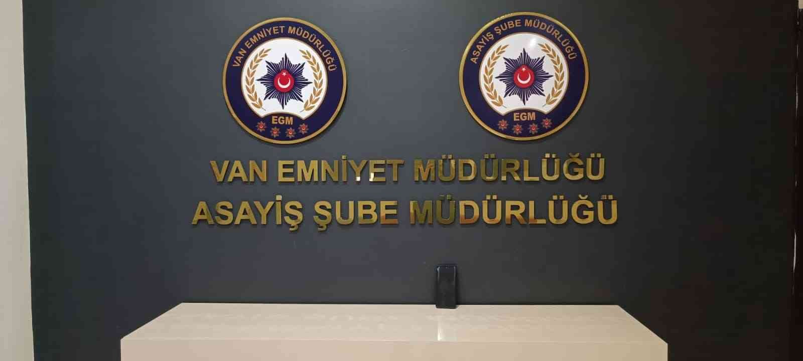 Van’da değişik suçlardan 19 kişi tutuklandı