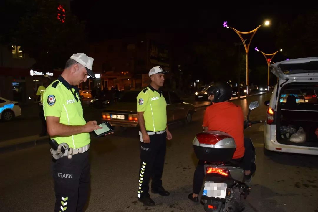 Erzincan’da trafik ekiplerinden motosiklet sürücülerine denetim