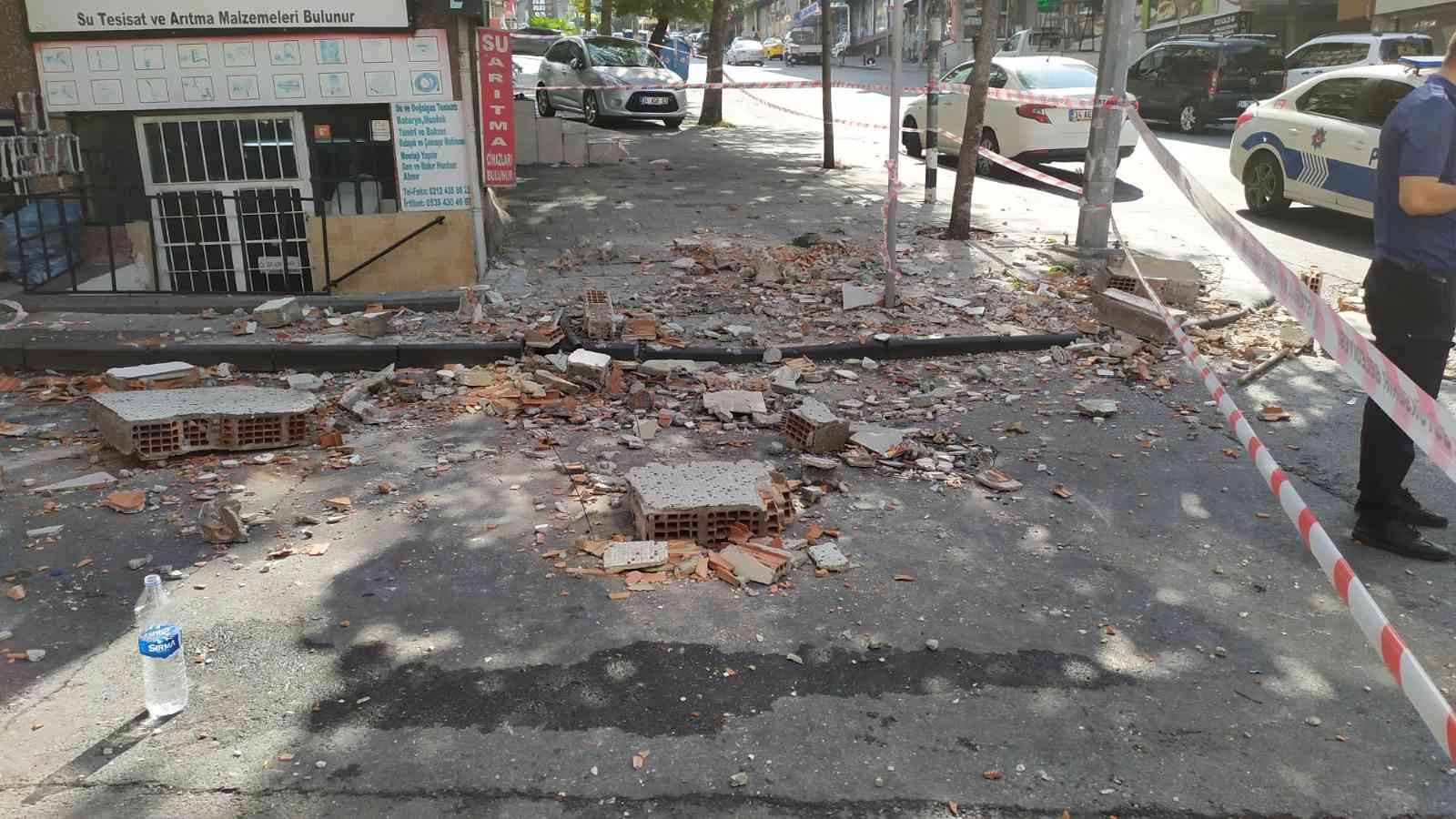 Bağcılar’da tadilat sırasında çöken balkonla birlikte yere düşen işçi hayatını kaybetti