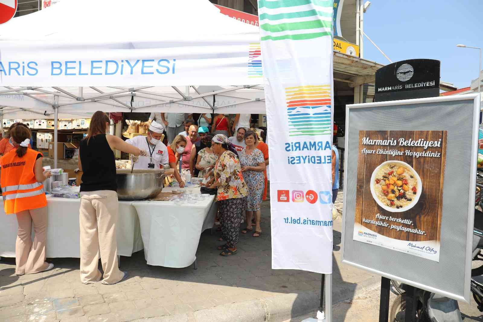 Marmaris Belediyesi’nden 2 bin kişilik aşure ikramı