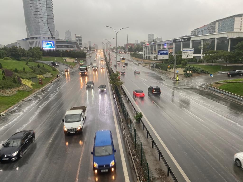 İstanbul’da yağmur sonrası trafik yoğunluğu