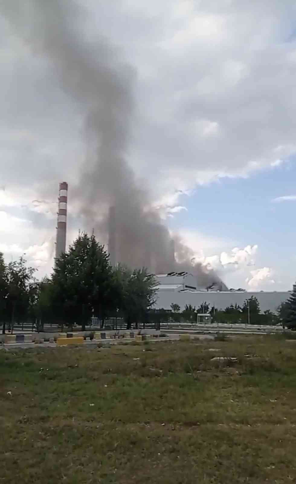 Cam fabrikasında çıkan yangın büyümeden söndürüldü