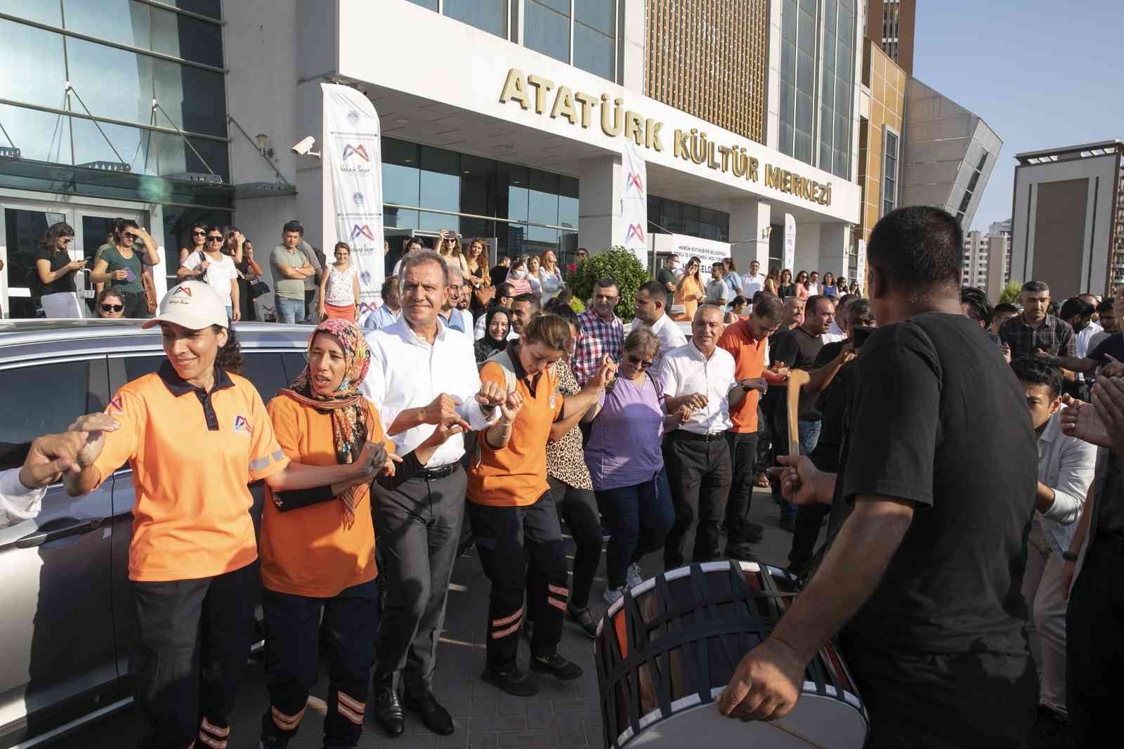 Mersin Büyükşehir Belediyesinde toplu sözleşme sevinci