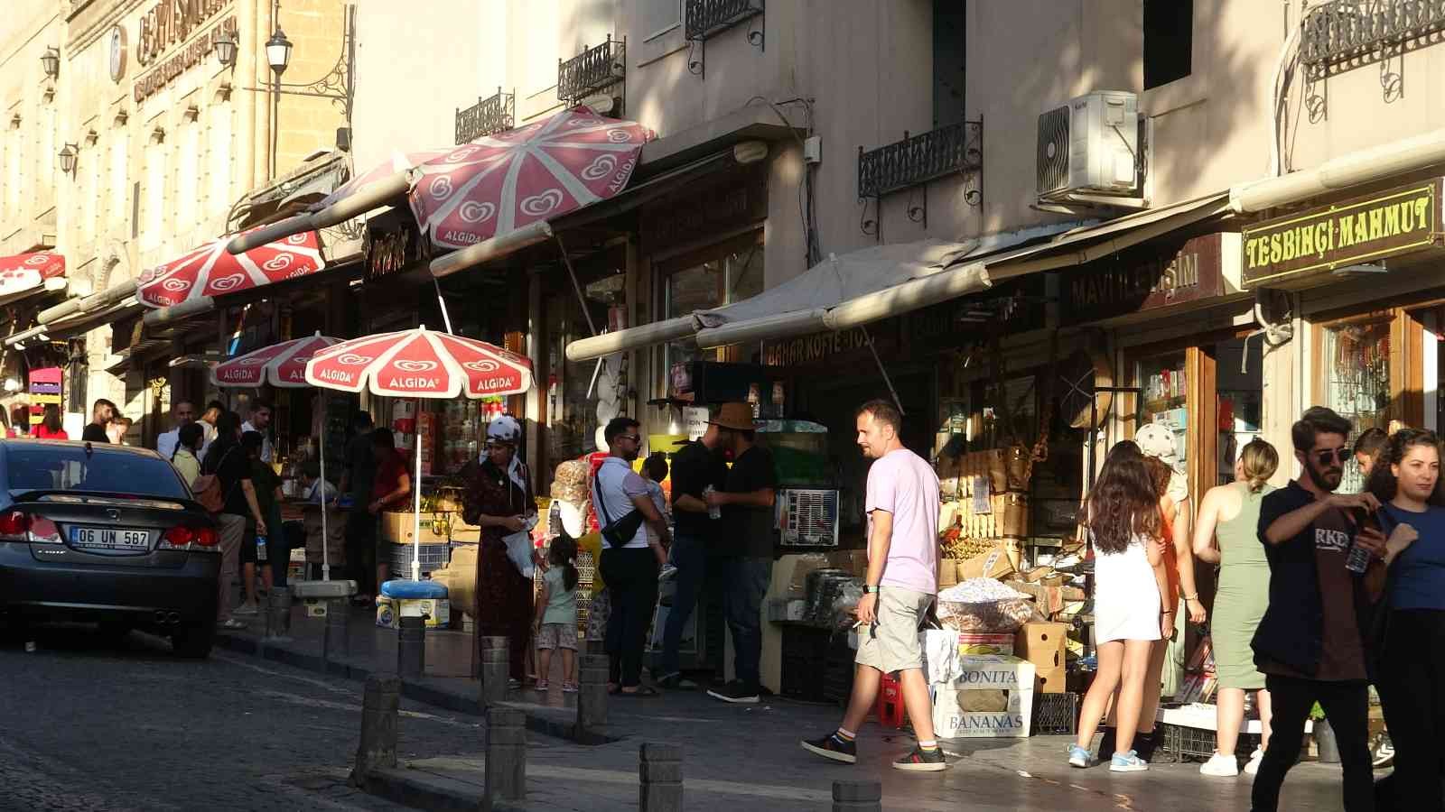 Mardin’de hafta sonu turist yoğunluğu başladı