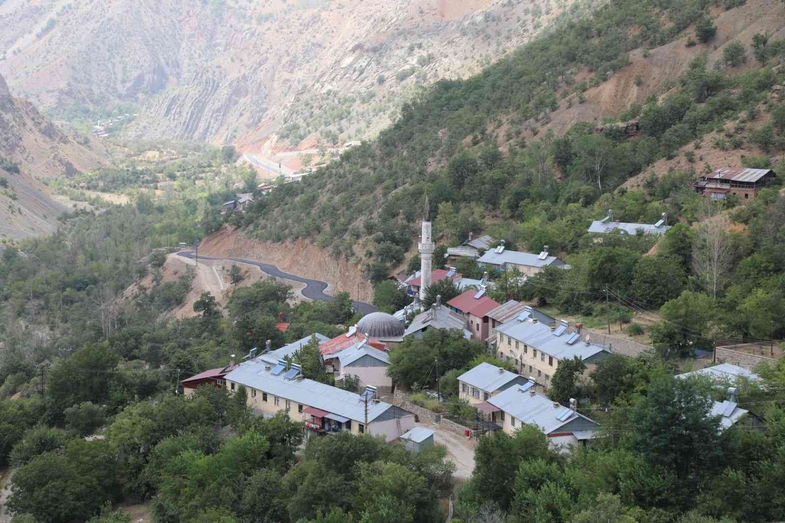 Başbağlar köyü yeni yoluna kavuşuyor