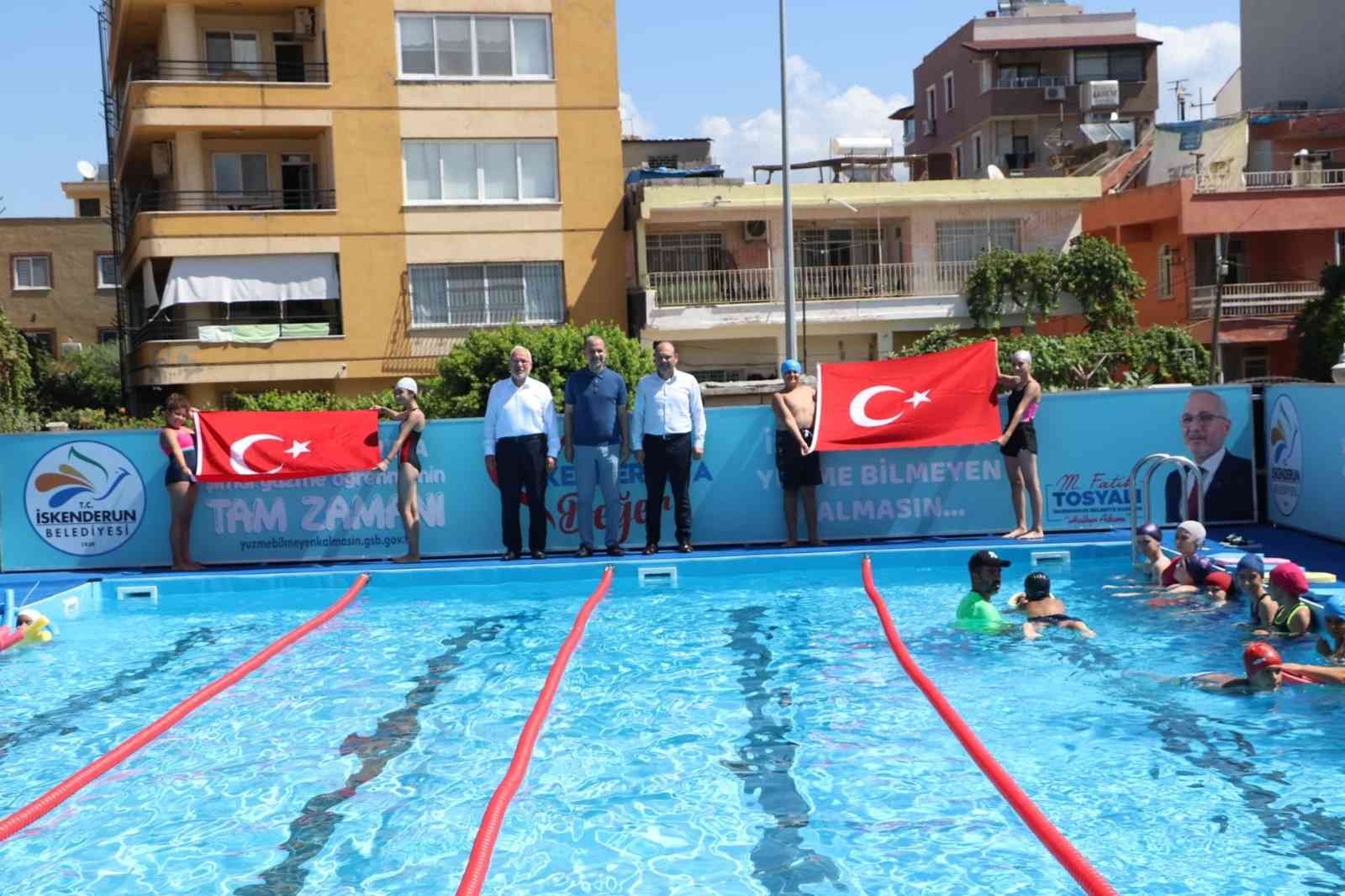 İskenderun’da portatif yüzme havuzlarının açılışı yapıldı