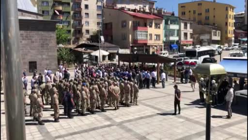 Kalp krizi geçirerek hayatını kaybeden sözleşmeli er son yolculuğuna uğurlandı