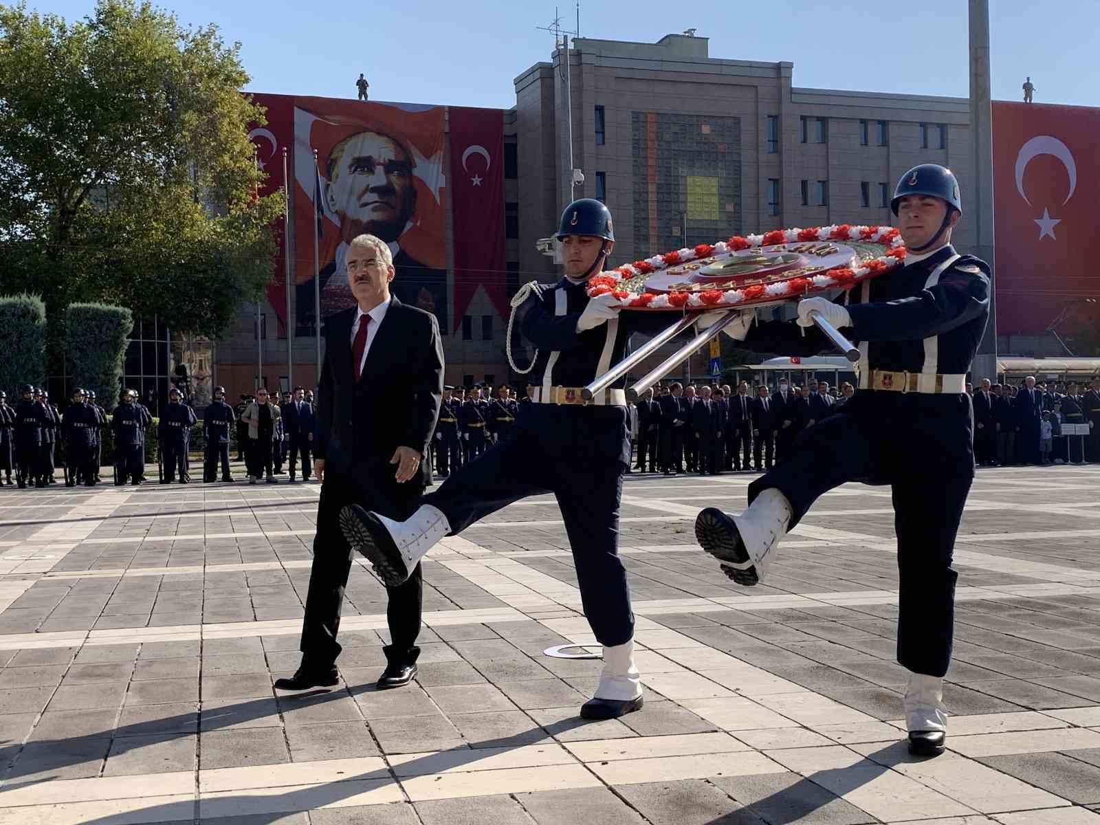 Eskişehir’de 30 Ağustos Zafer Bayramı düzenlenen törenle kutlandı