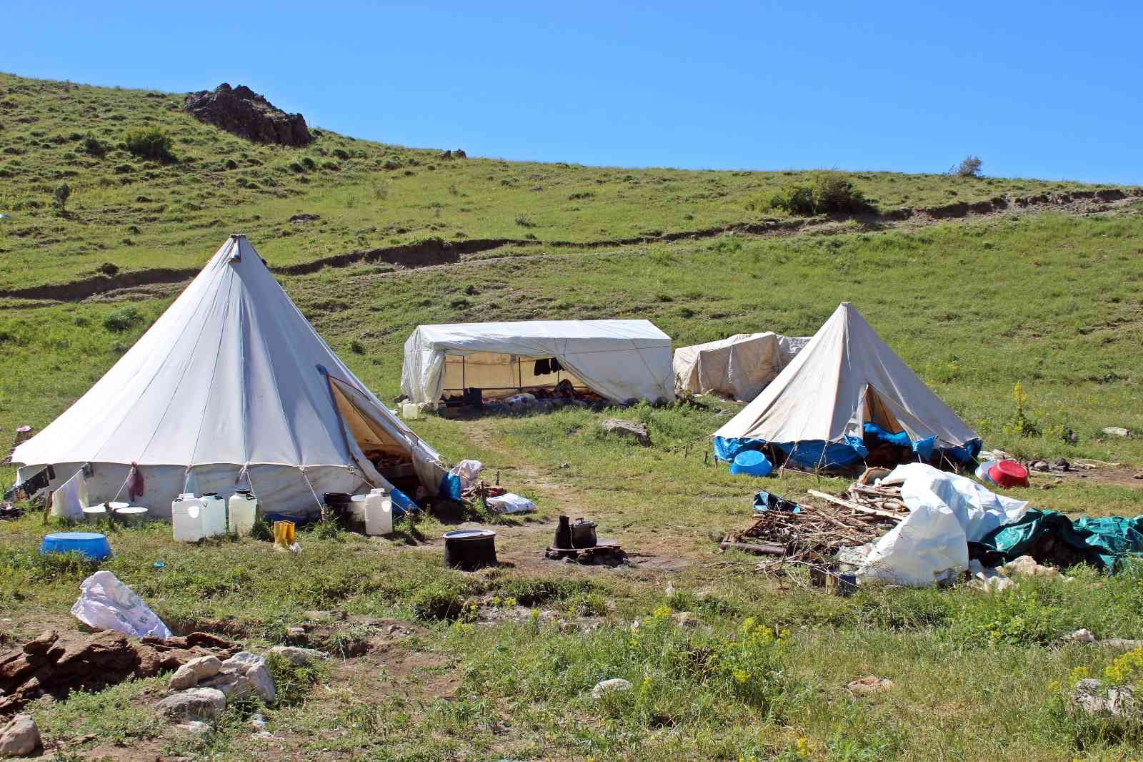 Erzincanlı göçerlerin yayla hayatı