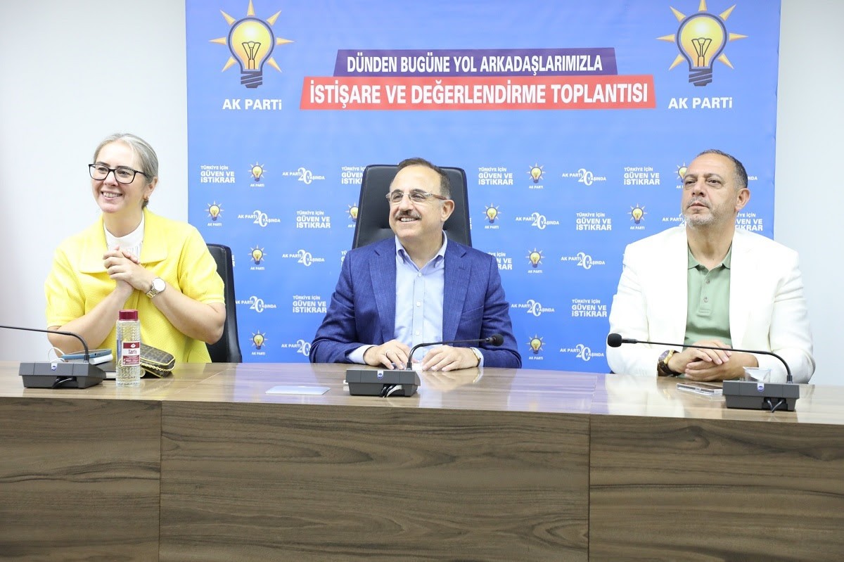 AK Parti İzmir’in düzenlediği vefa buluşmalarında 3 yıl geride kaldı