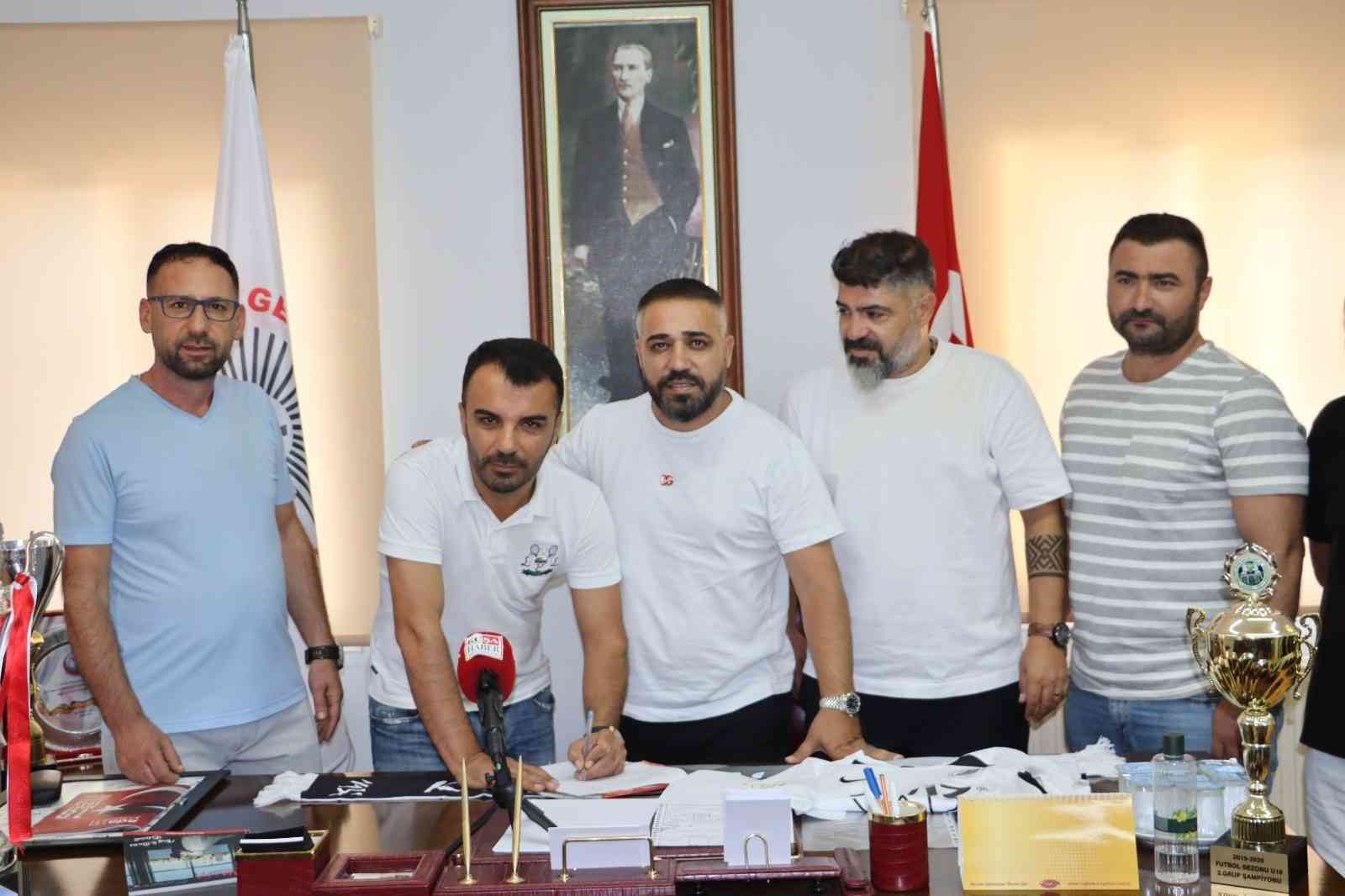 İş adamı Eviz, 6. Kez Kuşadasıspor’a ana sponsor oldu