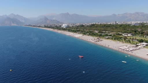 Turizm kenti Antalya’nın sahillerinde okul öncesi yoğunluk