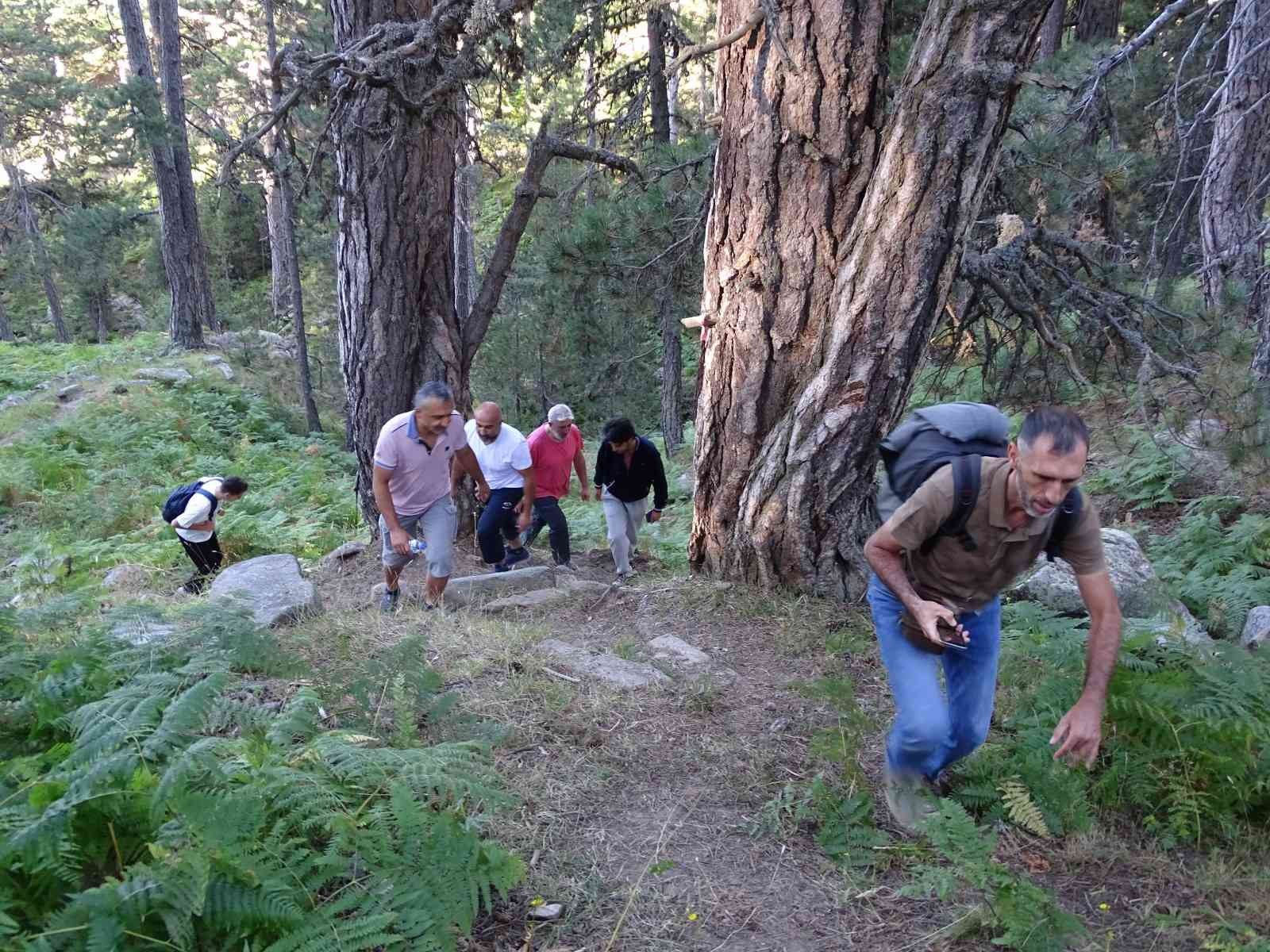 Emet Eğrigöz Dağı’na zirve yürüyüşü