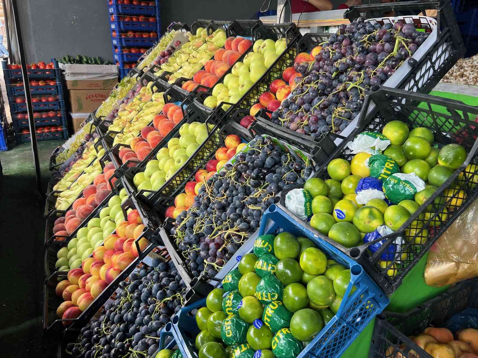 İstanbul’da sebze ve meyve halinde bolluk yaşanıyor