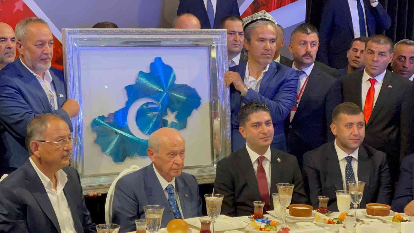 Devlet Bahçeli: "Doğu Türkistan davası emin ellerde"