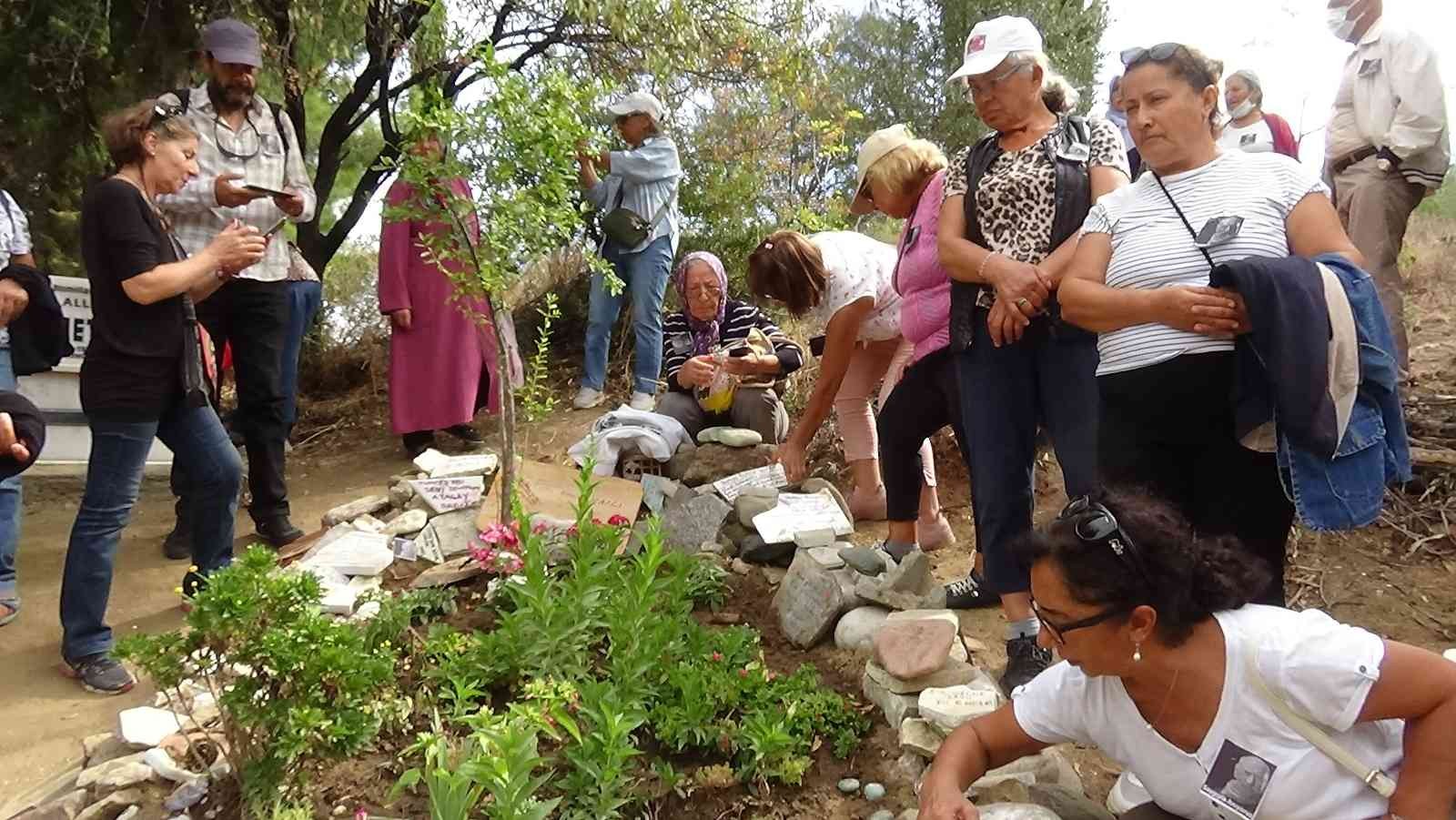 Sanatçı Tuncel Kurtiz, vefatının 9. yılında kabri başında anıldı