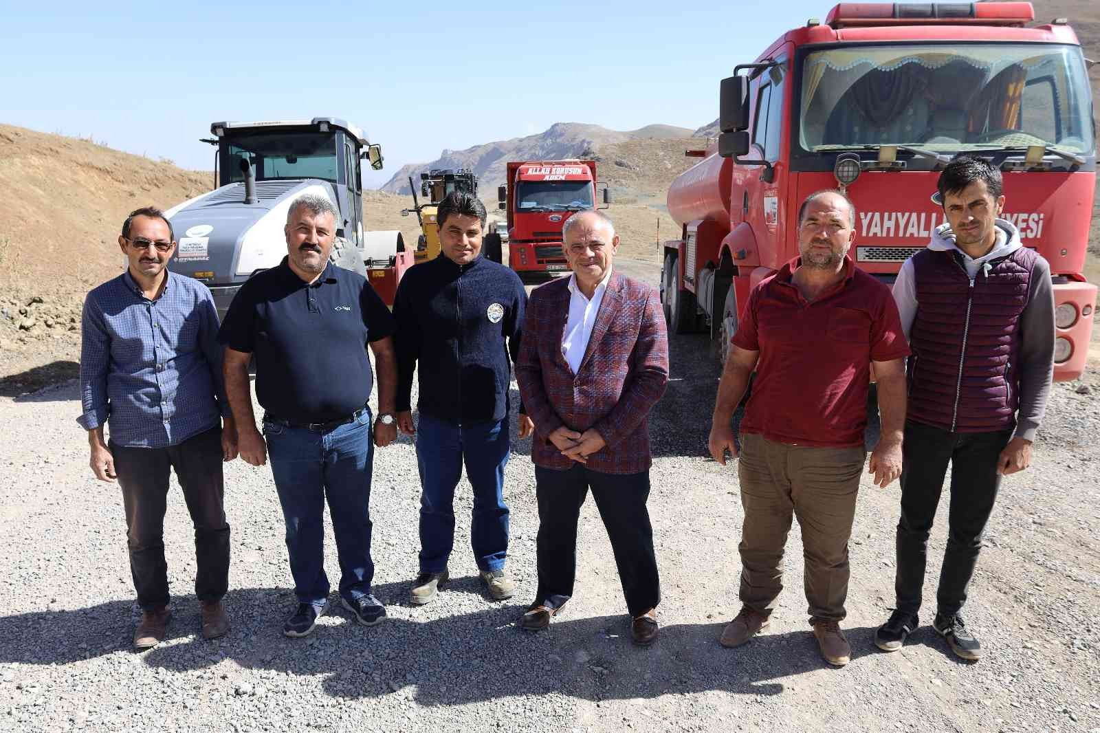 Yahyalı Aladağlar’da yol yapım çalışması devam ediyor