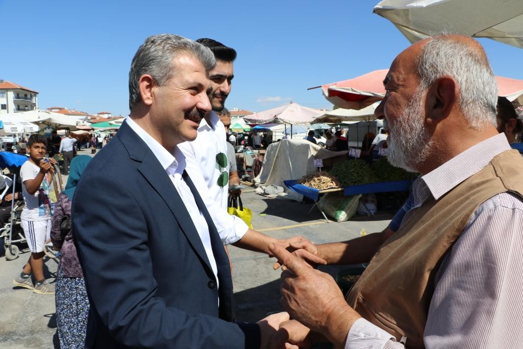 Başkan Altınsoy semt pazarında esnaf ve vatandaşlarla buluştu