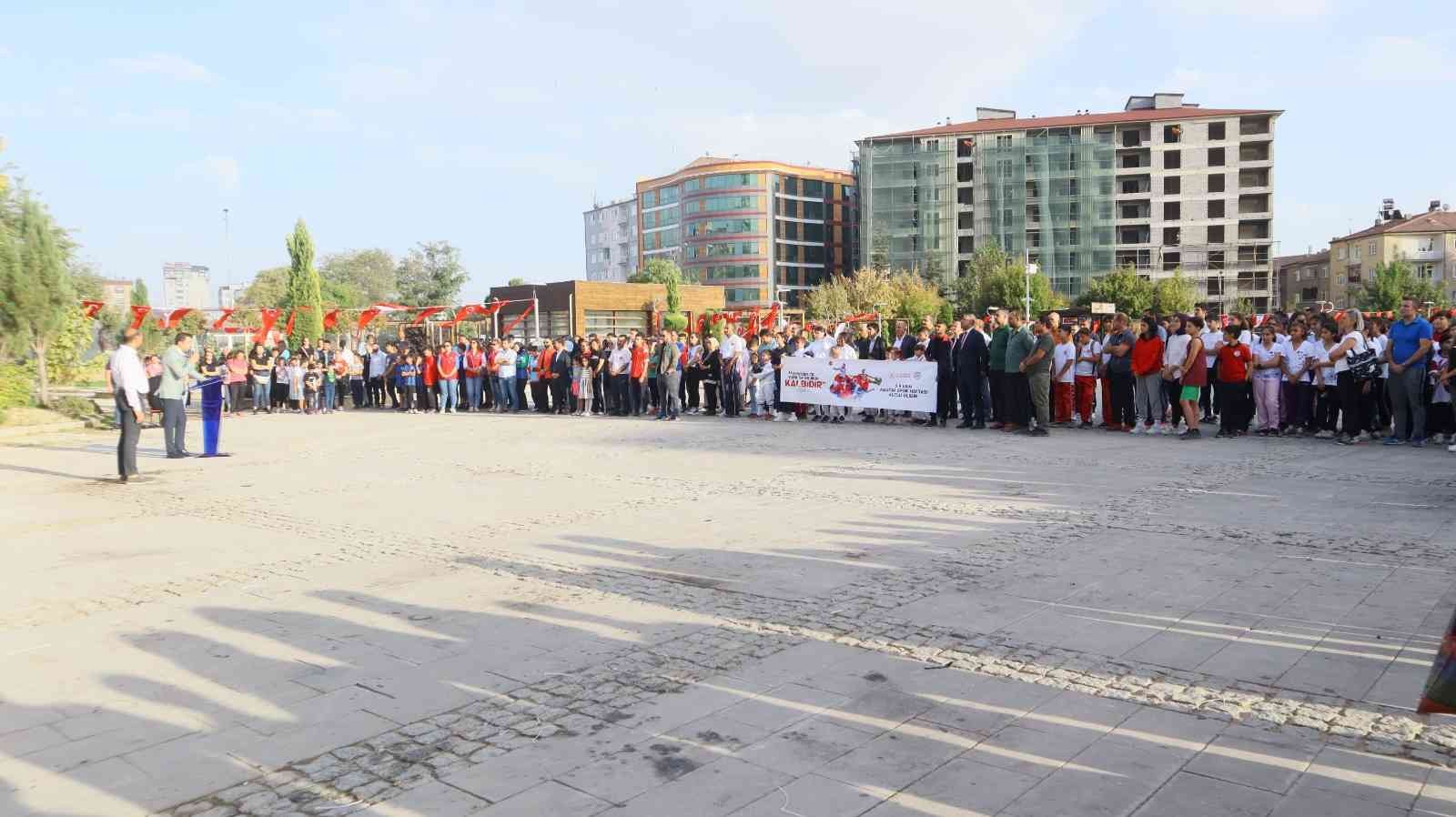 Elazığ’da Amatör Spor Haftası kortej yürüyüşüyle başladı