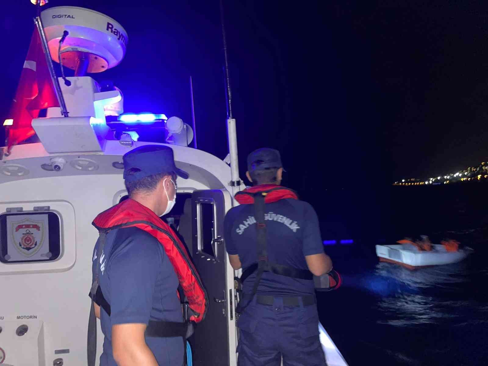 Bodrum’da 14 düzensiz göçmen kurtarıldı, 19 göçmen yakalandı