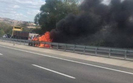 Tekirdağ’da alev alan araçta 1 kişi yanarak öldü, 1 kişi ise ağır yaralı