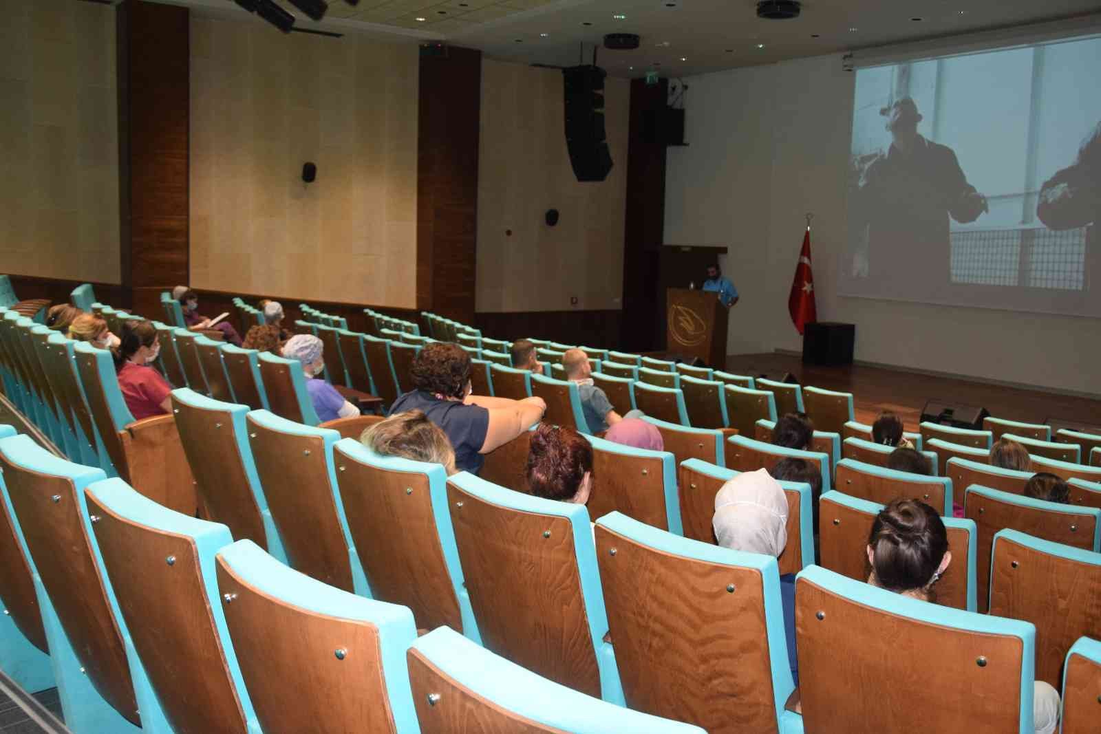 Çocuklarda ileri yaşam desteği anlatıldı